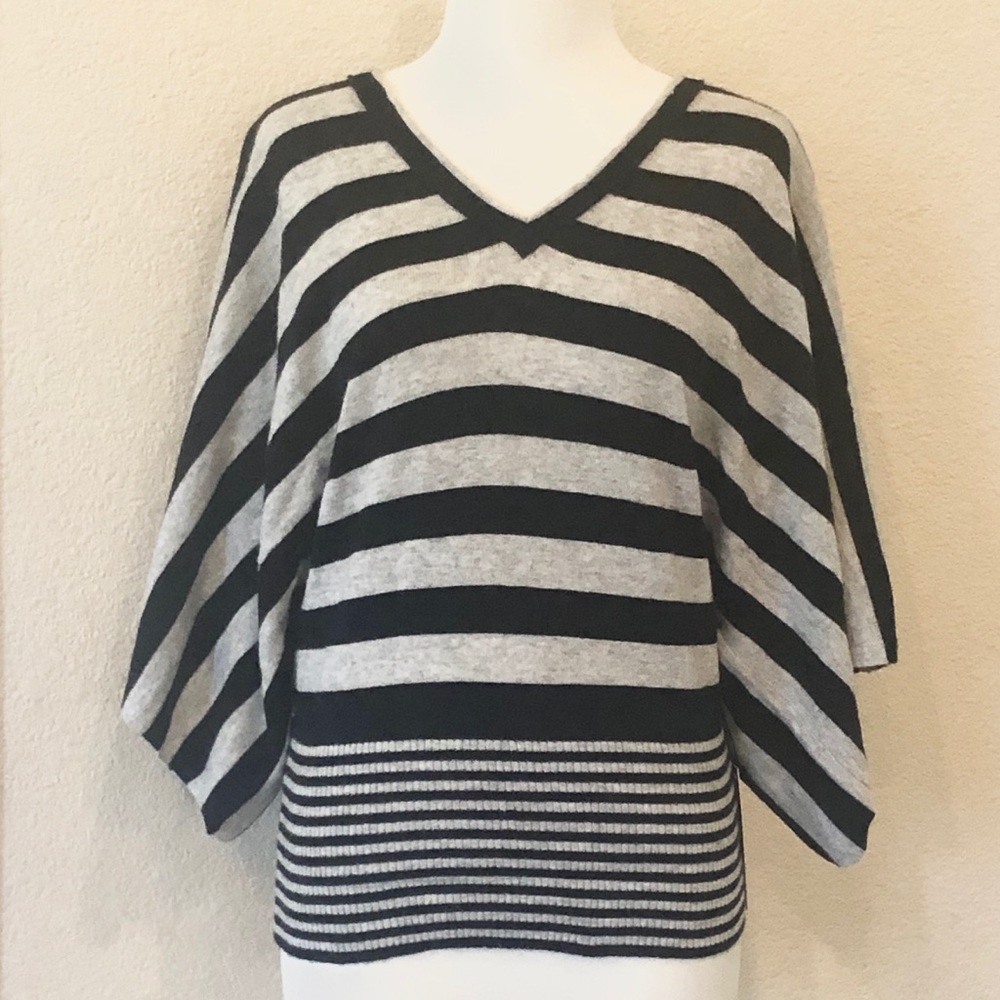 BCBGMAXAZRIA  Black/LT Heather Gray Top